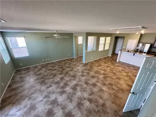 Photo #2: 2564361 Listing