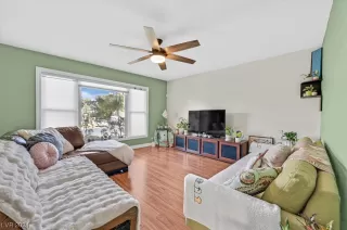 Photo #4: 2564409 Listing