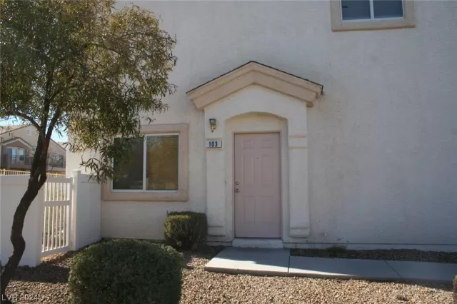 MLS: 2564420 Condo For Sale