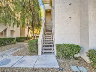 Photo #1: 2564429 Listing