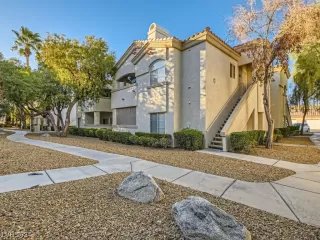 Photo #2: 2564429 Listing