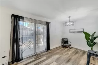 Photo #5: 2564469 Listing