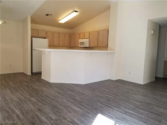 MLS: 2564481 Condo For Sale