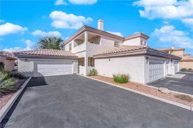 MLS: 2564483 Condo For Sale