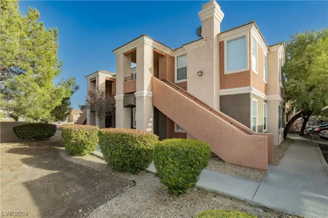 MLS: 2564540 Condo For Sale