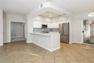 Photo #3: 2564540 Listing