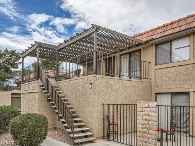 MLS: 2564569 Condo For Sale