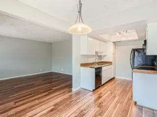 Photo #1: 2564569 Listing 