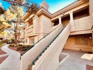 Photo #1: 2564576 Listing 