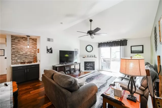 MLS: 2564590 Condo For Sale