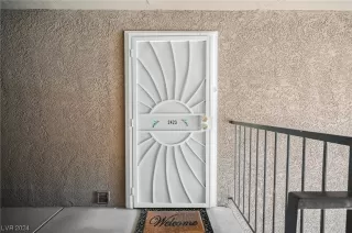 Photo #3: 2564590 Listing