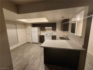 Photo #6: 2564598 Listing