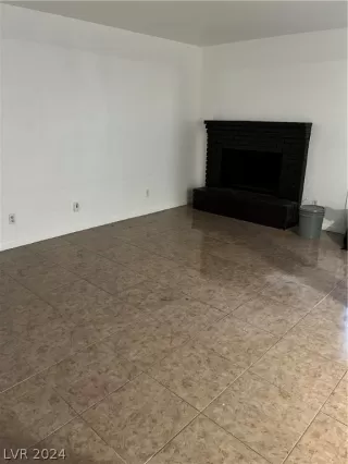 Photo #4: 2564602 Listing