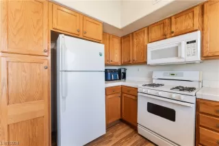 Photo #6: 2564606 Listing