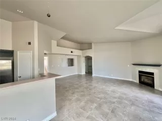 Photo #3: 2564636 Listing