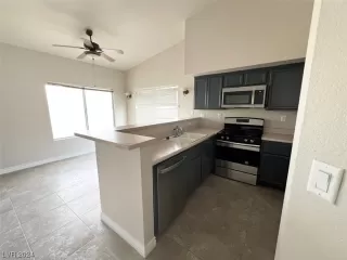 Photo #4: 2564636 Listing