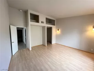 Photo #5: 2564636 Listing