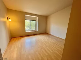 Photo #6: 2564636 Listing