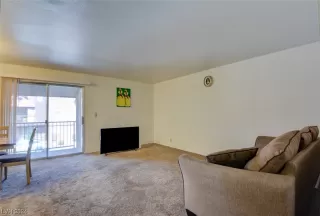 Photo #4: 2564655 Listing