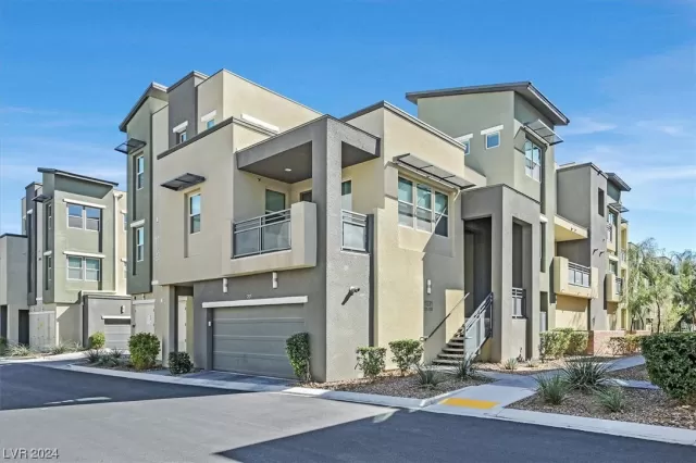 MLS: 2564658 Condo For Sale