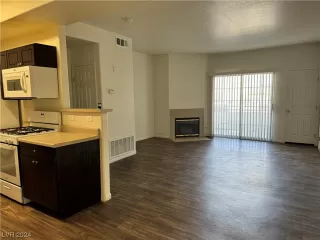 Photo #2: 2564668 Listing