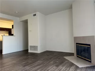 Photo #5: 2564668 Listing