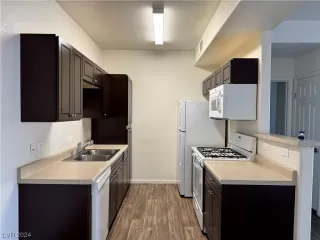 Photo #6: 2564668 Listing