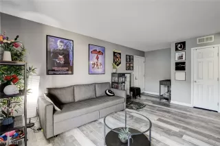 Photo #2: 2564680 Listing