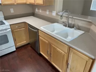 Photo #2: 2564700 Listing 