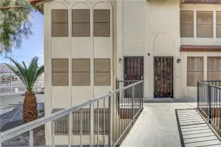 Photo #2: 2564707 Listing