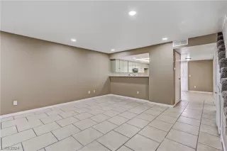 Photo #4: 2564707 Listing