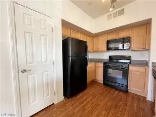 Photo #5: 2564758 Listing 