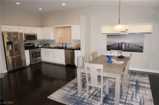 Photo #2: 2564781 Listing