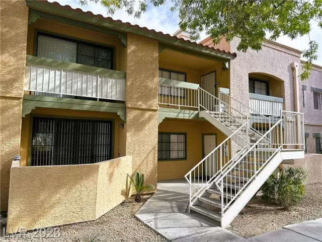 MLS: 2564820 Condo For Sale