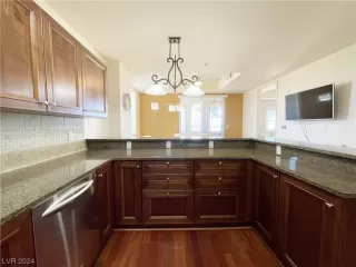 Photo #5: 2564833 Listing 