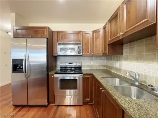 Photo #6: 2564833 Listing 