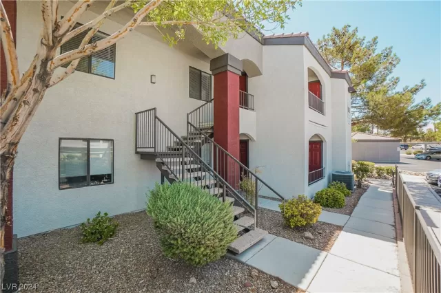 MLS: 2564858 Condo For Sale