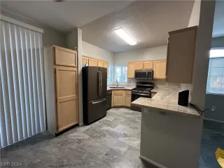 Photo #4: 2564865 Listing