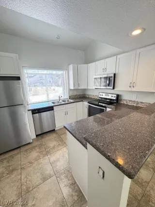 Photo #3: 2564908 Listing 