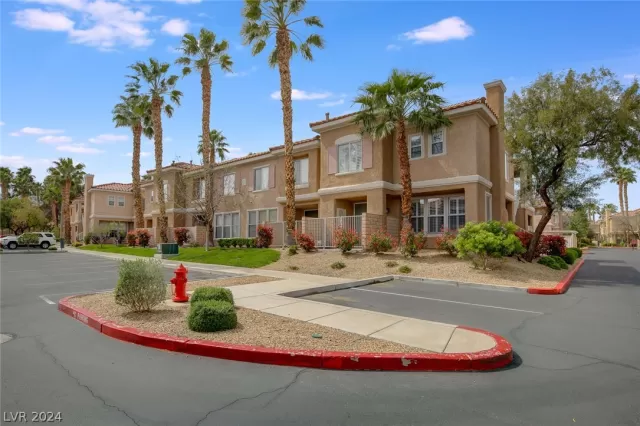 MLS: 2564918 Condo For Sale