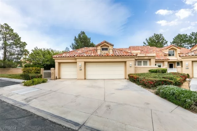 MLS: 2564946 Condo For Sale