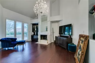 Photo #1: 2564946 Listing