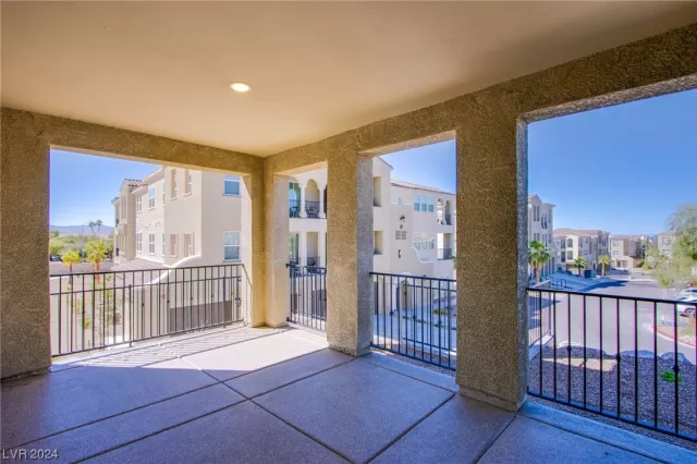 MLS: 2564954 Condo For Sale