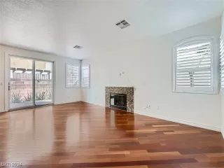 Photo #5: 2565055 Listing 