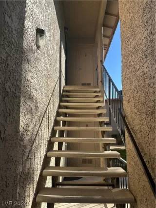 Photo #2: 2565067 Listing 