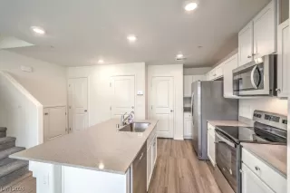 Photo #6: 2565070 Listing 