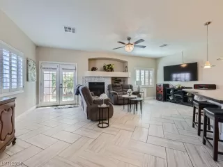 Photo #2: 2565086 Listing