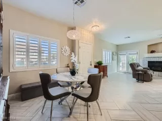 Photo #6: 2565086 Listing