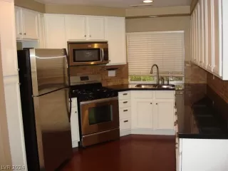 Photo #1: 2565101 Listing 