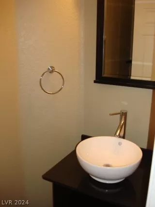 Photo #5: 2565101 Listing 